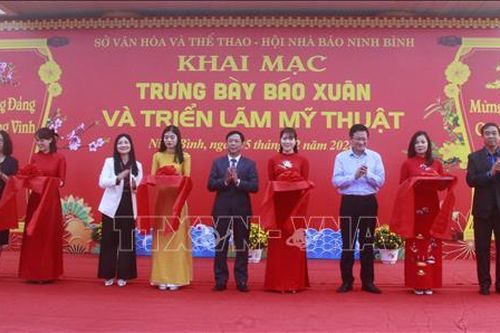 Tưng bừng Hội Báo Xuân tại nhiều địa phương