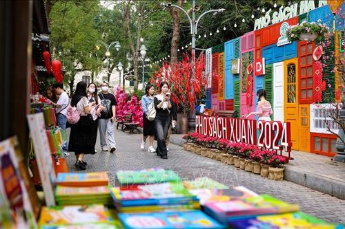 Nhiều hoạt động ý nghĩa tại Phố Sách Xuân Giáp Thìn
