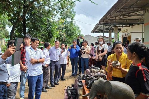 Làng gốm cổ độc đáo của người M'Nông trên cao nguyên