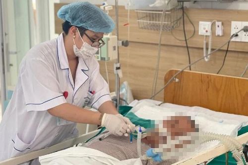 Bản tin 5/2: Cảnh báo ngộ độc rượu cận Tết