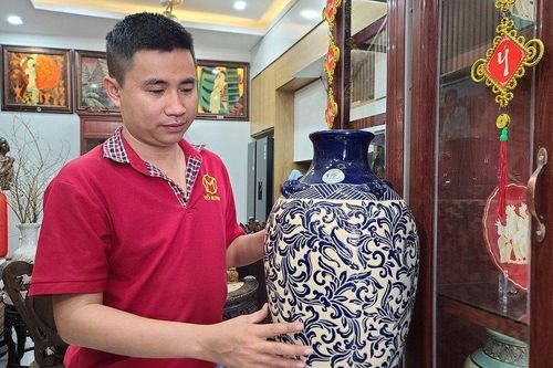 Mục sở thị bộ sưu tập gốm cổ có khắc họa hình tượng rồng