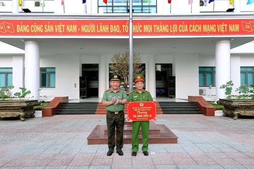 Thưởng nóng lực lượng công an trong vụ án người nước ngoài bị giết rồi vứt xác phi tang