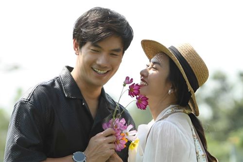 Nhan Phúc Vinh 'nên duyên' với nàng thơ mới của Bạch Công Khanh, fan phát sốt vì quá đẹp đôi