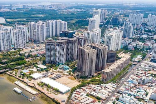 Ngân hàng 'đua' rao bán bất động sản