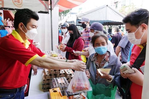 Nhiều địa phương dành nguồn kinh phí lớn để chăm lo Tết
