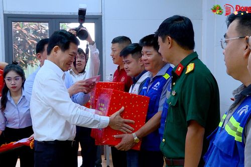 Bí thư Tỉnh ủy Nguyễn Hồng Lĩnh thăm, chúc tết tại các công trình, dự án trọng điểm