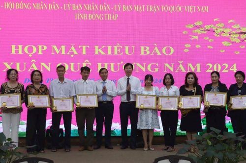 Họp mặt kiều bào mừng Xuân quê hương năm 2024
