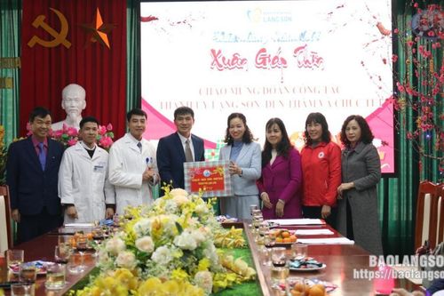 Đoàn công tác của thành phố Lạng Sơn thăm, chúc tết một số đơn vị nhân dịp Tết Nguyên đán Giáp Thìn năm 2024