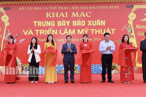 Khai mạc Trưng bày báo Xuân và Triển lãm mỹ thuật năm 2024