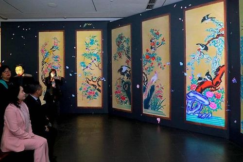 Du xuân Hà Nội qua các tác phẩm hội họa