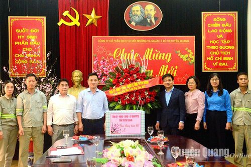 Đồng chí Nguyễn Hưng Vượng thăm và chúc Tết các đơn vị