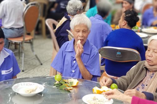 Mang xuân ấm đến trẻ em và người yếu thế