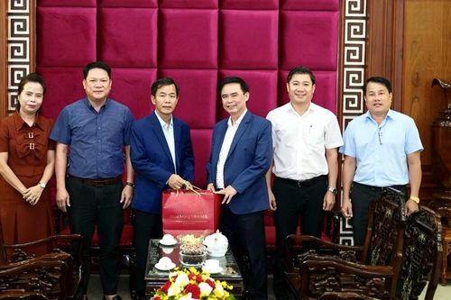 Chủ tịch UBND tỉnh Nguyễn Văn Phương chúc tết thị xã Hương Thủy và huyện Phú Vang