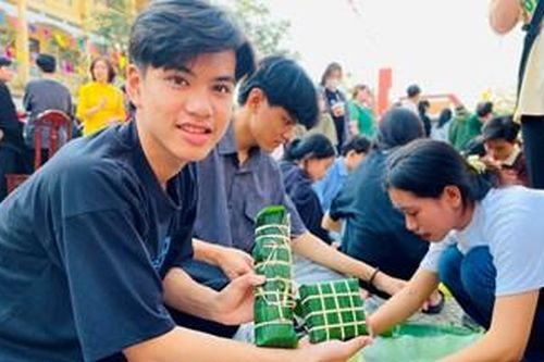 'Tết đong đầy' của học sinh