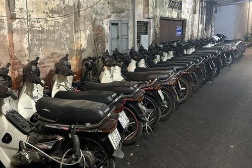 Bắt ổ nhóm trộm hàng chục xe máy tại Hà Nội