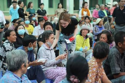 Mang Tết yêu thương đến với người khuyết tật, khiếm thị