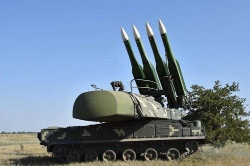 Cận cảnh hệ thống phòng không Buk của Nga đánh chặn tên lửa HIMARS