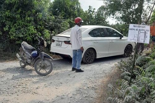 Can ngăn cự cãi giao thông, Phó Giám đốc công ty vệ sĩ nổ súng bắn chỉ thiên