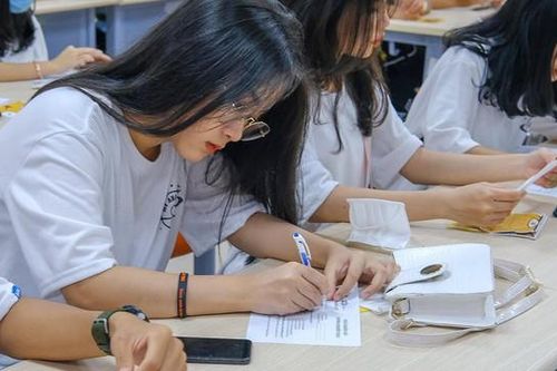 Hàng vạn học sinh học khối B cần biết những việc làm tháng hàng chục triệu sau để chọn