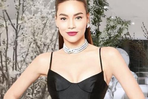 Hồ Ngọc Hà tinh tế khi chọn hoa chơi Tết Giáp Thìn trong biệt thự 30 tỷ