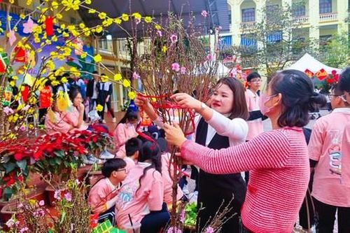 Người Hải Phòng với xu hướng sắm Tết tiết kiệm