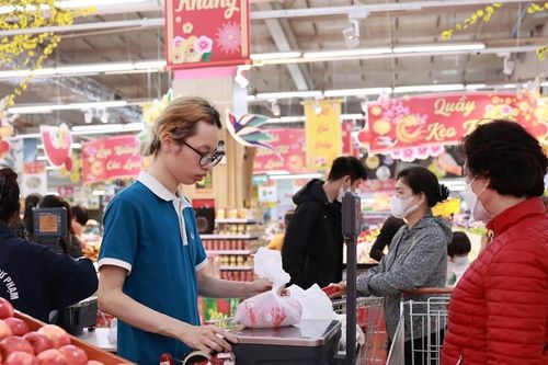 Cận Tết, sức mua bật tăng, giá cả ổn định