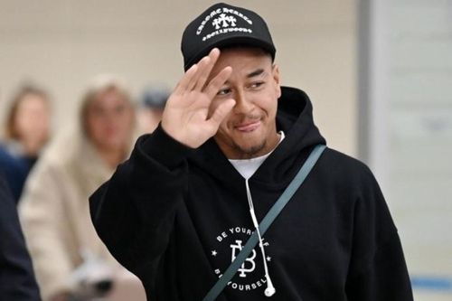 Lingard tạo cơn sốt khi đến Hàn Quốc