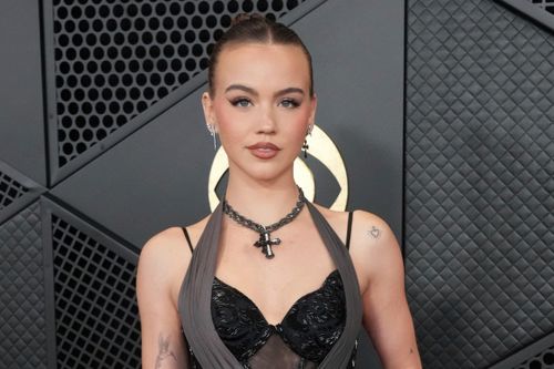 6 bộ váy 'made in Vietnam' xuất hiện tại Grammy