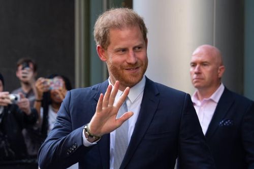 Hoàng tử Harry sắp về thăm Vua Charles