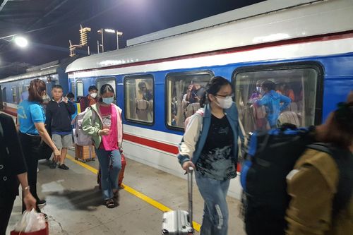 100% chuyến tàu Tết từ ga Sài Gòn chạy đúng giờ