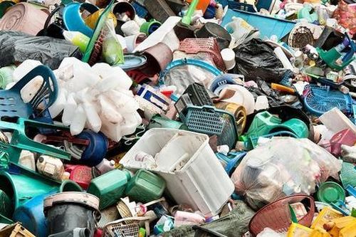 Chất thải rắn loại nào được dùng làm nguyên liệu sản xuất?