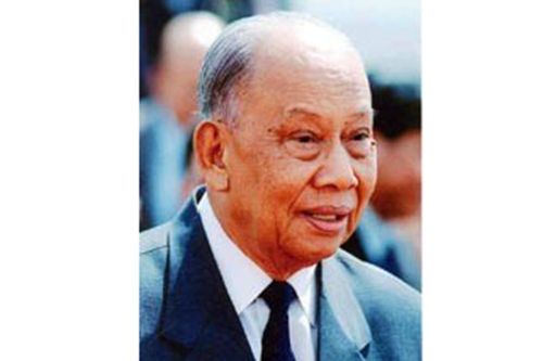 Ghi nhớ và học tập tấm gương của Chủ tịch Khamtai Siphandone
