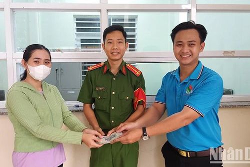 Nam sinh viên nhặt được gần 11 triệu đồng trả lại người đánh rơi