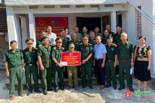Tròn cả 'hai vai'