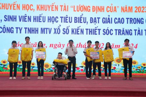 Sóc Trăng: Trao 397 suất học bổng khuyến học khuyến tài 'Lương Định Của'