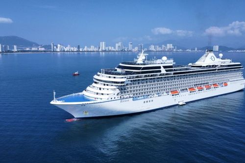 Tàu du lịch quốc tế vào 'thăm' Nha Trang những ngày cận Tết