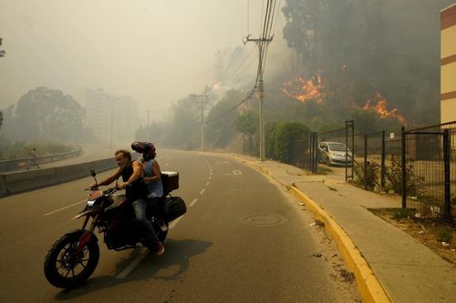 Biến đổi khí hậu góp phần gây ra cháy rừng như ở Chile như thế nào?