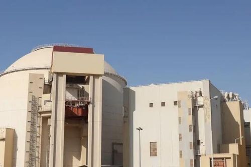 Iran xây dựng lò phản ứng hạt nhân mới