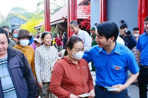 Trung ương Đoàn 'mang Tết về nhà' cho người lao động, thanh niên công nhân xa quê