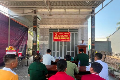 Bộ đội Biên phòng Đắk Lắk bàn giao 3 căn nhà dịp Tết