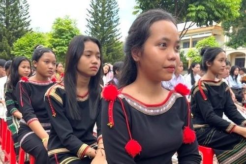 Đắk Lắk đẩy mạnh đầu tư giáo dục toàn diện cho học sinh dân tộc thiểu số