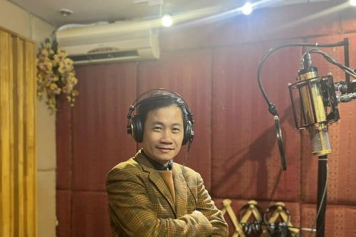 Nhạc sỹ tuổi Rồng Nguyễn Quang Long: 30 năm nhặt 'vàng rơi' của âm nhạc dân gian