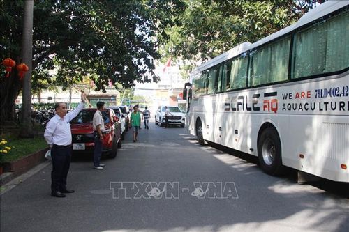 Chuyến xe nghĩa tình đưa bệnh nhân khó khăn về nhà đón Tết