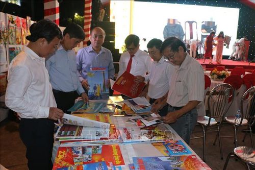 Long An: Trưng bày gần 200 ấn phẩm báo, tạp chí tại Hội báo Xuân Giáp Thìn