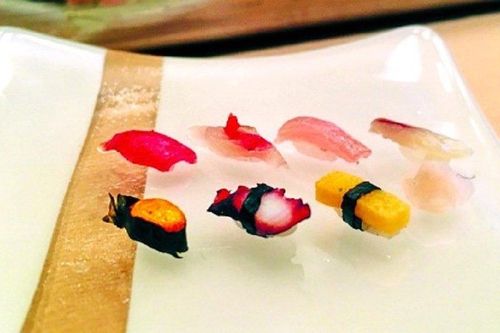 Miếng sushi nhỏ nhất thế giới nhỏ cỡ nào?