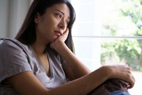Lấy nhau 4 năm mà chưa một lần chồng vào bếp nấu ăn cho vợ con, thế mà anh lại nấu bữa cơm thịnh soạn cho nhân tình