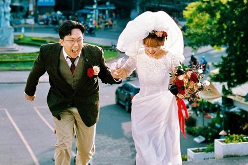 Hari Won giật mình trước hành động của Trấn Thành lúc nửa đêm