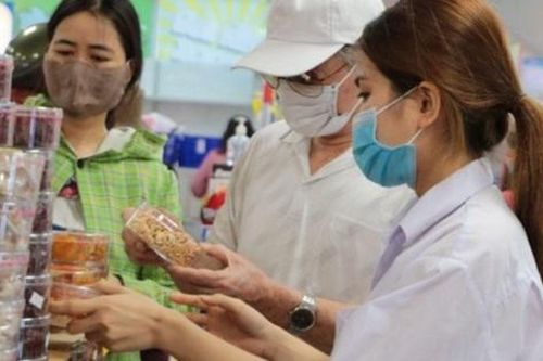 Hà Nội: Học sinh, sinh viên tất bật làm thêm ngày cận Tết