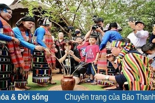 Nét đặc sắc qua chum rượu cần của người Thái xứ Thanh