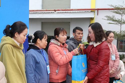 'Tết sum vầy - Xuân chia sẻ' cho đoàn viên, người lao động xứ Thanh